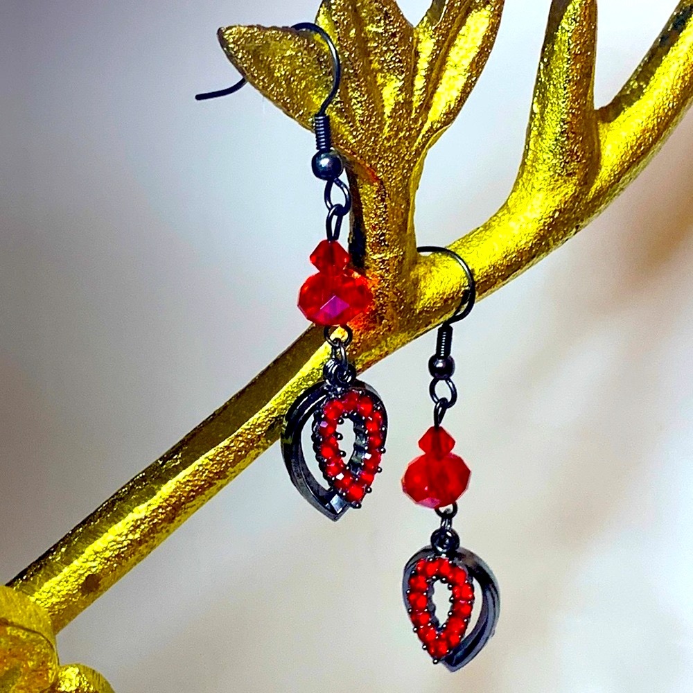 🐱Handmade Swarovski Crystal with vintage CZ leaf shape beads earrings